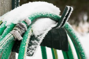 weather-resistant-garden-hose